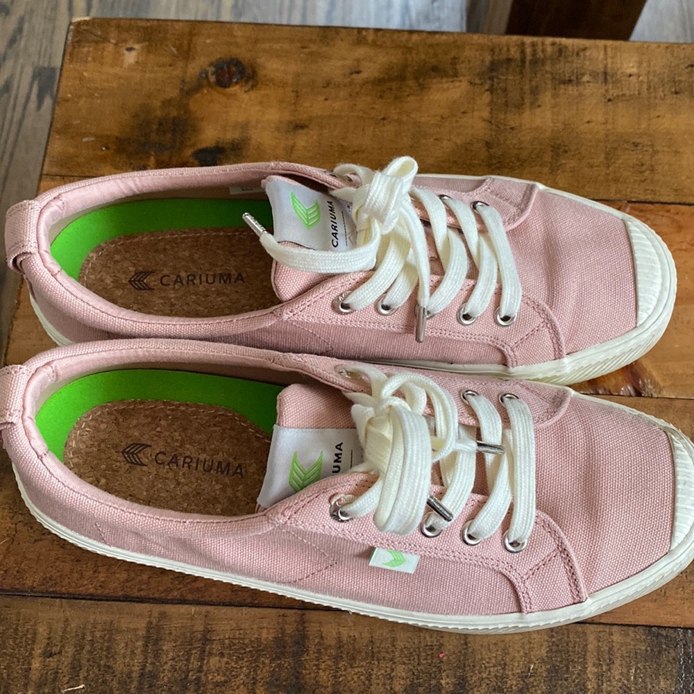 Cariuma Women's Sneakers in Pink and Cream